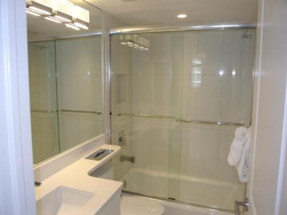 Photo of Bathroom in Park Shore