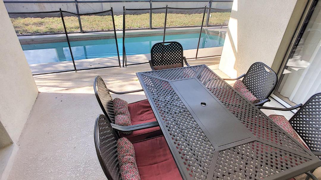Photo of Patio Balcony in Trafalgar Village