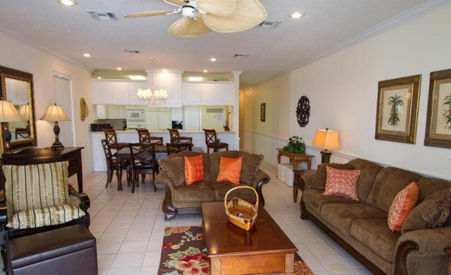 Photo of Livingroom in Silver Sands Beach