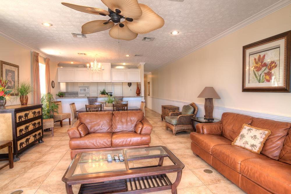 Photo of Livingroom in Silver Sands Beach