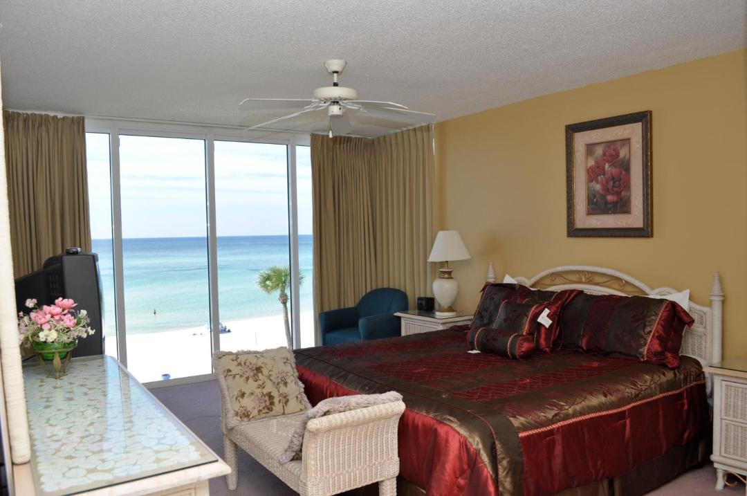 Photo of Livingroom in Long Beach