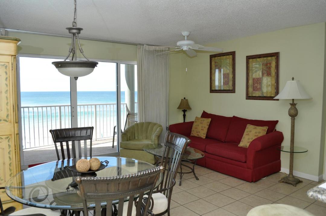 Photo of Livingroom in Long Beach
