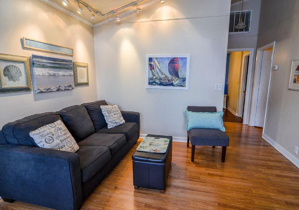 Photo of Livingroom in Silver Sands Beach