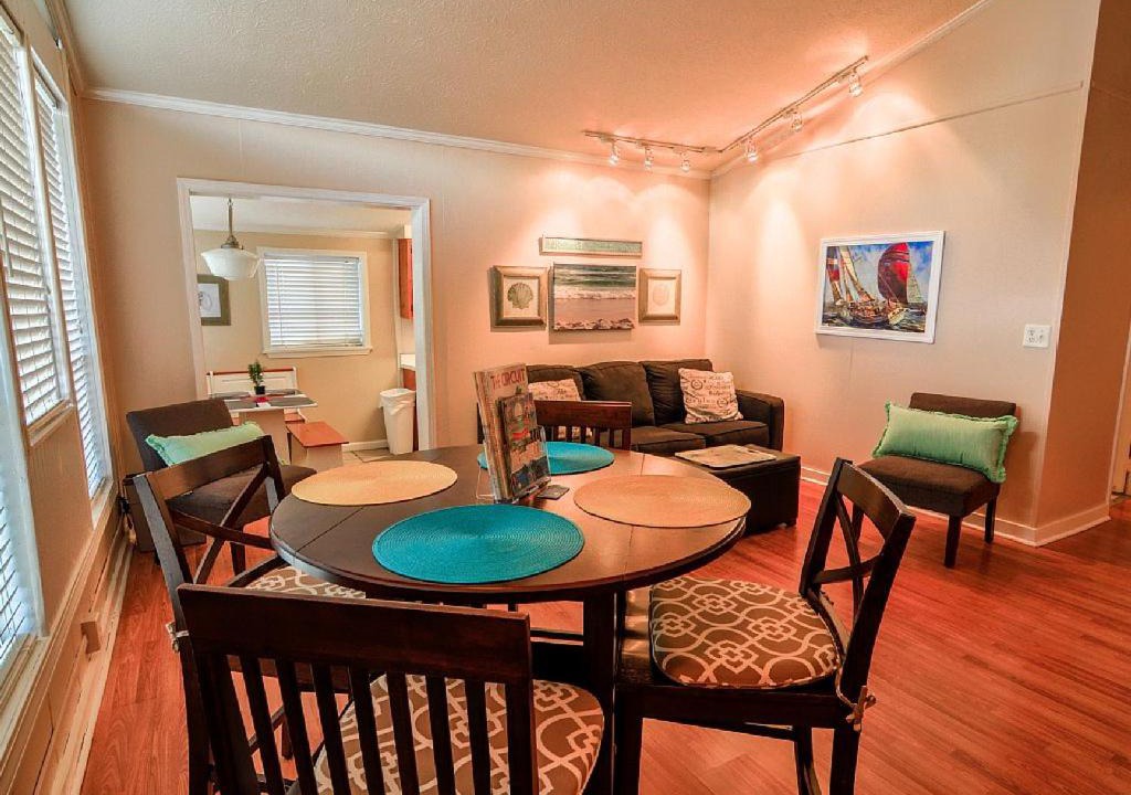 Photo of Livingroom in Silver Sands Beach