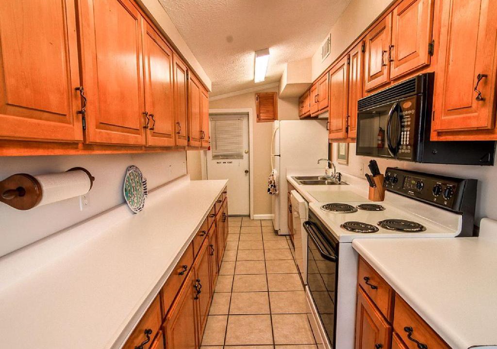 Photo of Kitchen in Silver Sands Beach