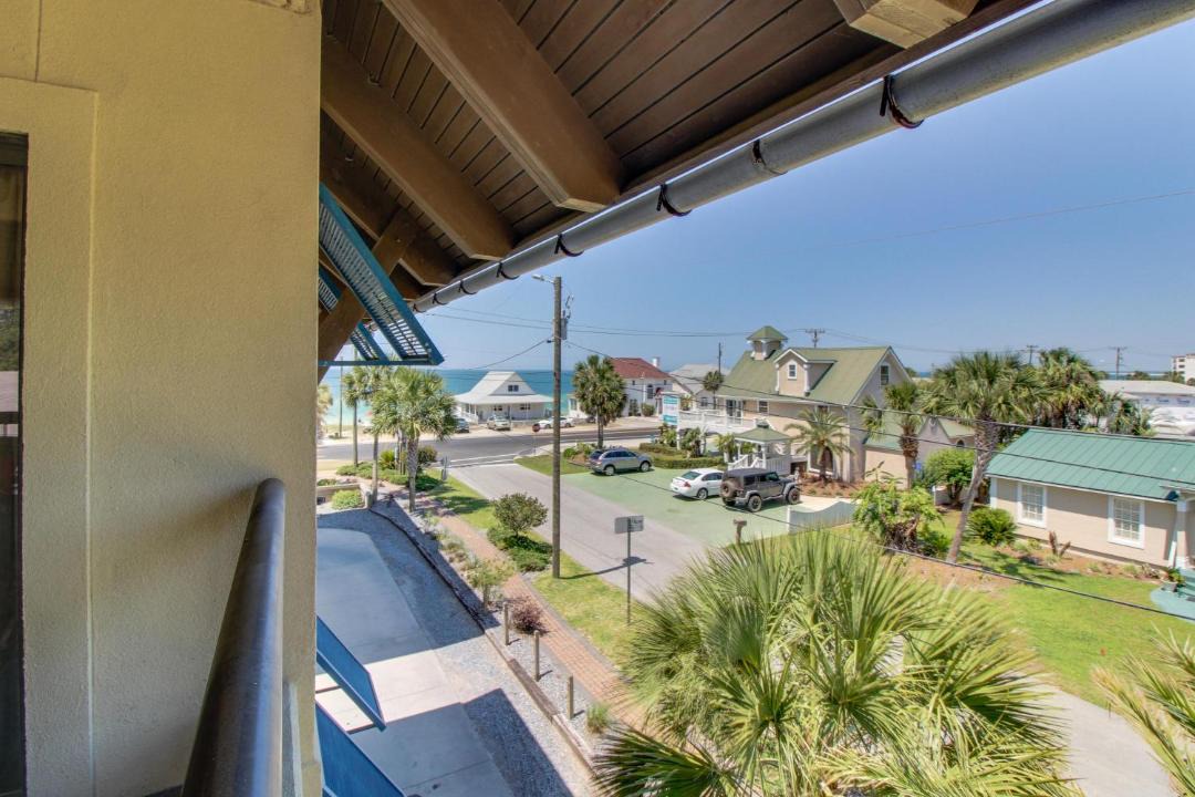 Photo of Patio Balcony in Mexico Beach