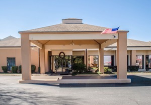 Quality Inn & Suites Pensacola Bayview