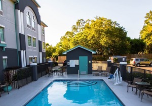 Best Western Plus Blue Angel Inn