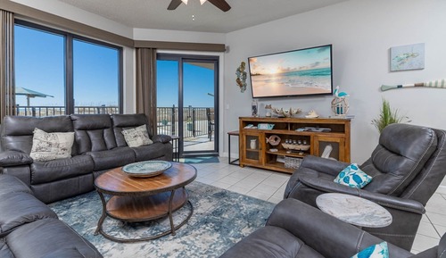 Condo, 3 Bedrooms