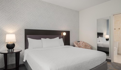 Suite, 1 King Bed, Non Smoking