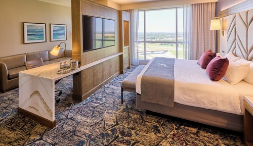 Junior Suite, 1 King Bed, Non Smoking (Sky Tower)