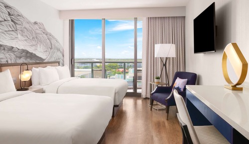 Room, 2 Queen Beds (Skyline View)