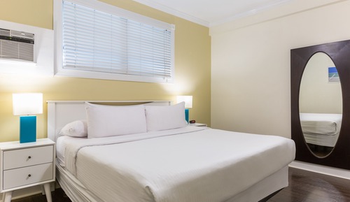 Southernmost King Suite (Accessible)