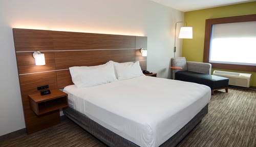 Standard Room, 1 King Bed