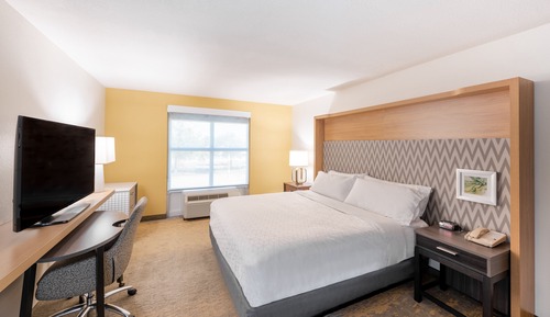 Standard Room, 1 King Bed