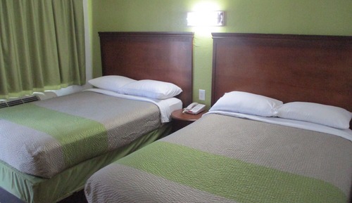 2 Full Beds, Smoking, Micfridge