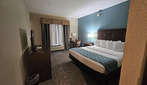 Basic Single Room, 1 King Bed, Mobility Accessible