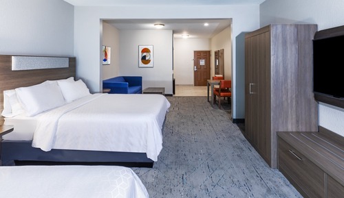 Suite, 2 Queen Beds (Additional Living Area)