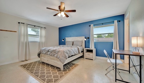 Standard Room, Shared House, Private Bath, 1 Queen Bed, Non Smoking, Refrigerator