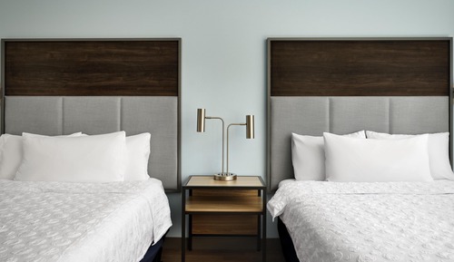 Room, 2 Queen Beds, Accessible, Bathtub