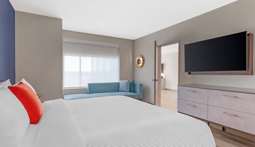 Suite, 1 King Bed, Accessible, Non Smoking