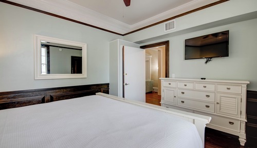 Sweet Caroline - Two Bedroom Spacious Apartment