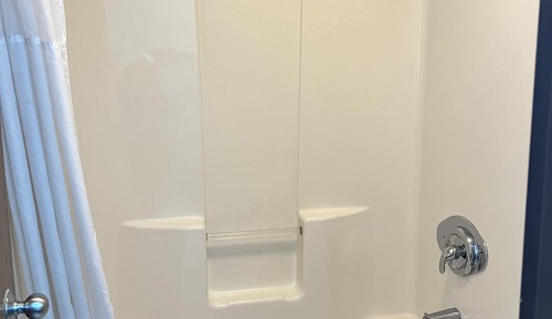 Standard Single Room, 1 King Bed, Non Smoking, Microwave