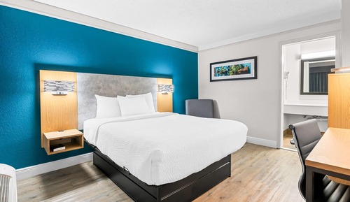 Standard Room, 1 Queen Bed, Non Smoking