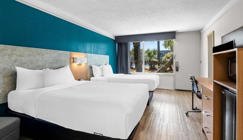 Standard Room, 2 Double Beds, Non Smoking