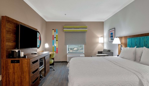 One king bed nonsmoking