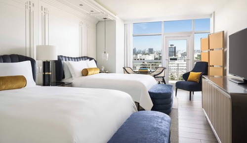 Club Room, 2 Double Beds, City View