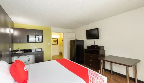 Premium Room, 1 King Bed, Accessible
