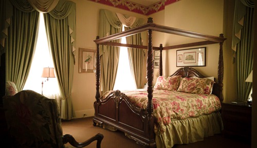 Room, 1 King Bed (William Martin)