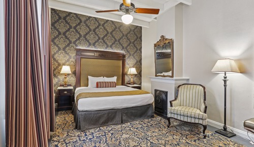 Room, 1 King Bed (Windowless)