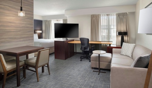 Executive Studio, 1 King Bed with Sofa bed, Corner