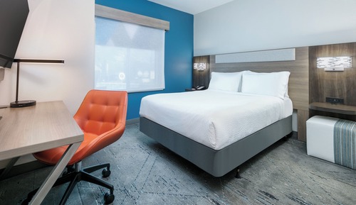 Suite, 1 King Bed, Mobility Accessible (Accessible Tub)
