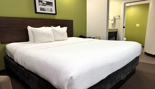 Suite, 1 Bedroom, Accessible, Non Smoking (Mobility, Tub W/grab Bars)