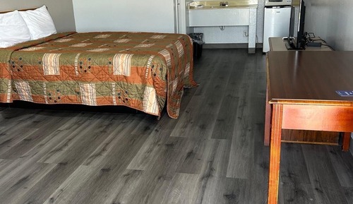 1 Bed Standard Room