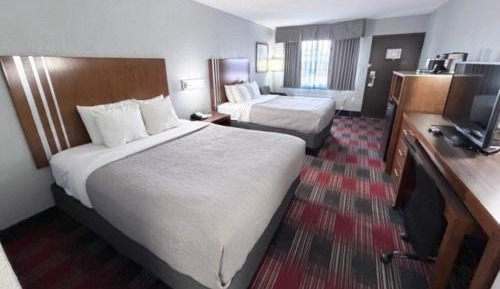 Standard Two Queen Beds 1st Floor Non-Smoking