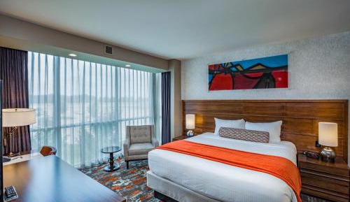 Executive King Suite - Hearing Accessible/Non-Smoking