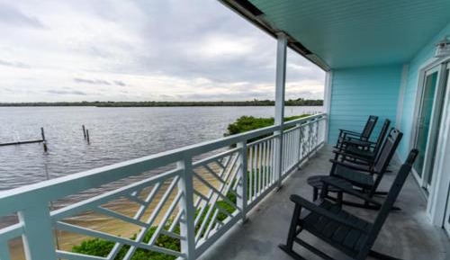 Bayview One Bedroom Two Queen Suite