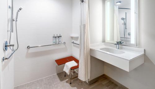 Standard Queen Room with Two Queen Beds and Mobility Accessible Roll-In Shower