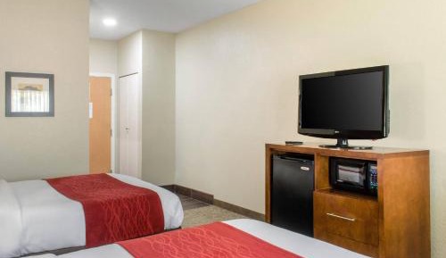 Queen Room with Two Queen Beds - Non-Smoking