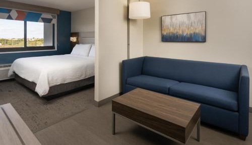 King Suite with Sofa Bed - Non-Smoking