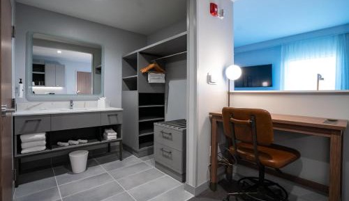 Efficiency King Suite 