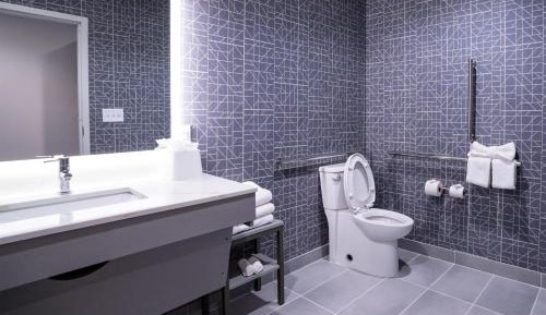 Efficiency King Suite - Hearing Accessible