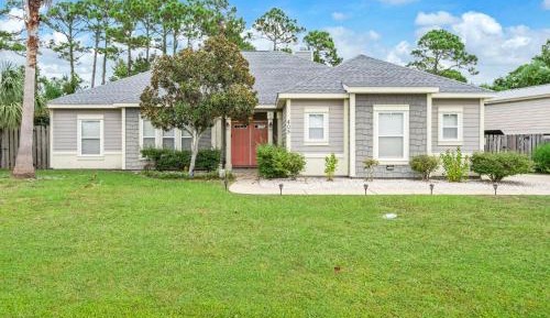 Three-Bedroom Holiday Home 