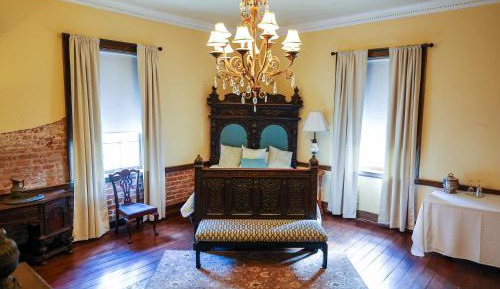 Queen Room with Balcony