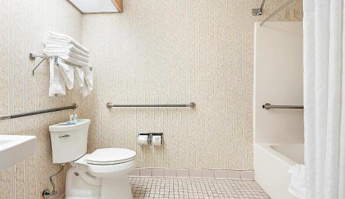 King Room with Accessible Tub - Accessible/Non-Smoking
