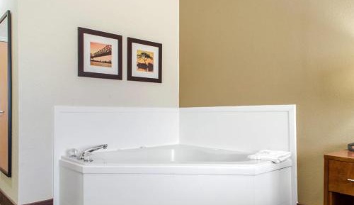 King Suite with Jacuzzi